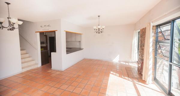 Townhouse For Sale in Durbanville, Durbanville