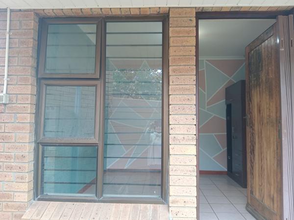 Apartment / Flat For Rent in Uitzicht, Durbanville