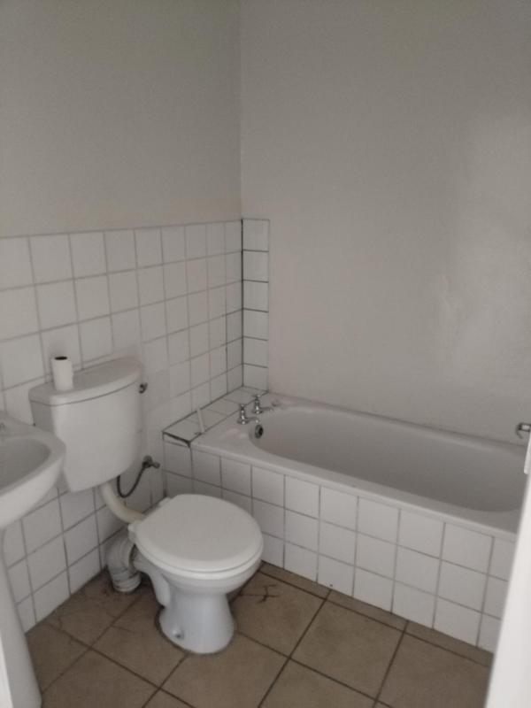 15815073